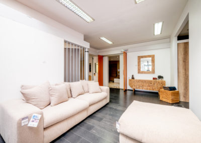 Jeanfils à Verlaine (Liège) - Showroom avec mobilier